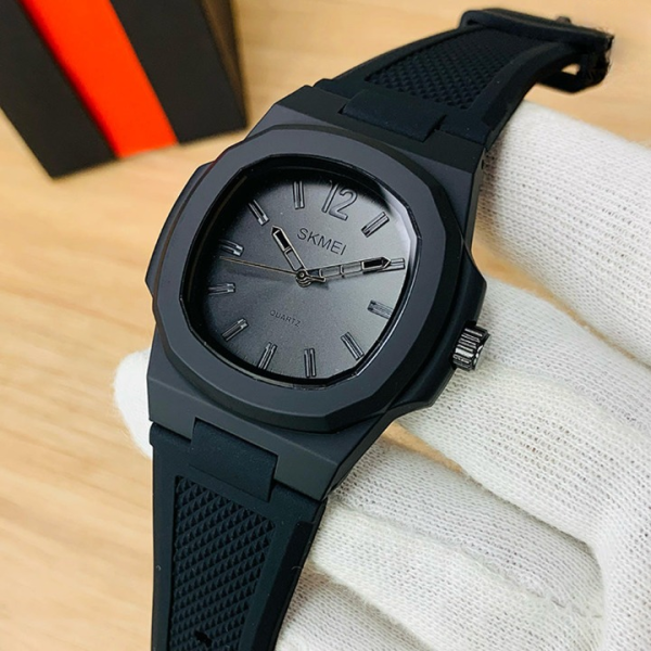 Skmei New Men Quartz Watch With Silicone Strap ( Original )